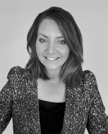 Stephanie Mathieson Profile Image