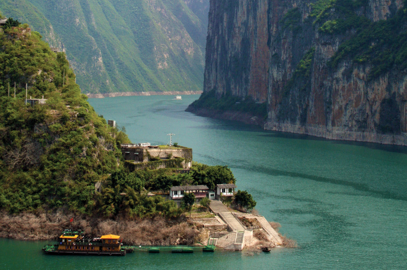 Cruising the Yangtze River with APT