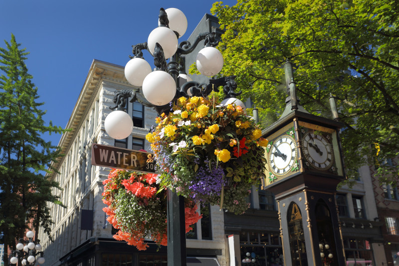 Steam clock and flowers in Gastown