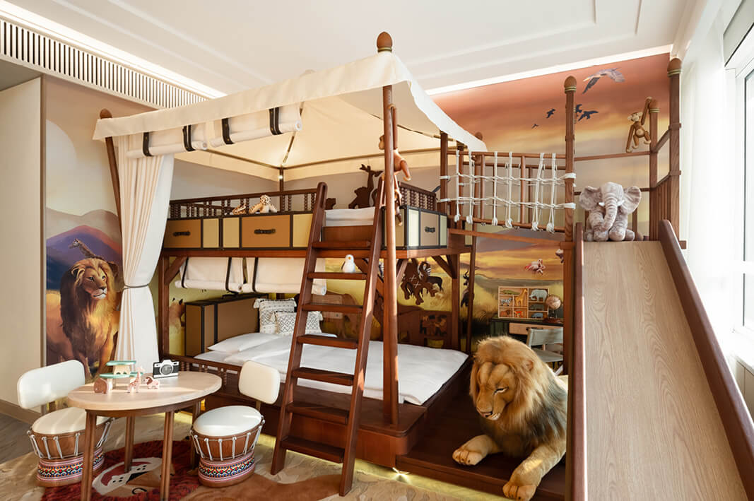 Safari adventure suite