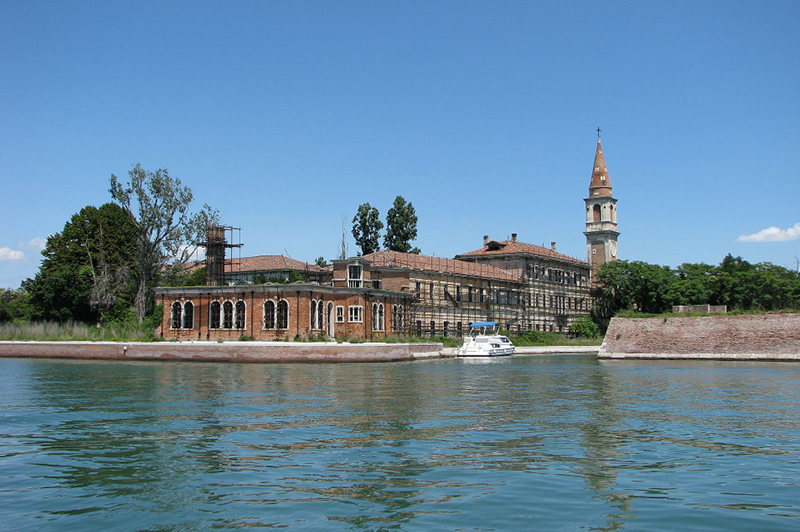 Poveglia Island, Italy (image courtesy of Chris 73 / Wikimedia Commons)