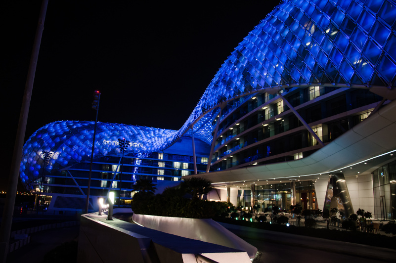 Glitzy Hotel Viceroy in Abu Dhabi