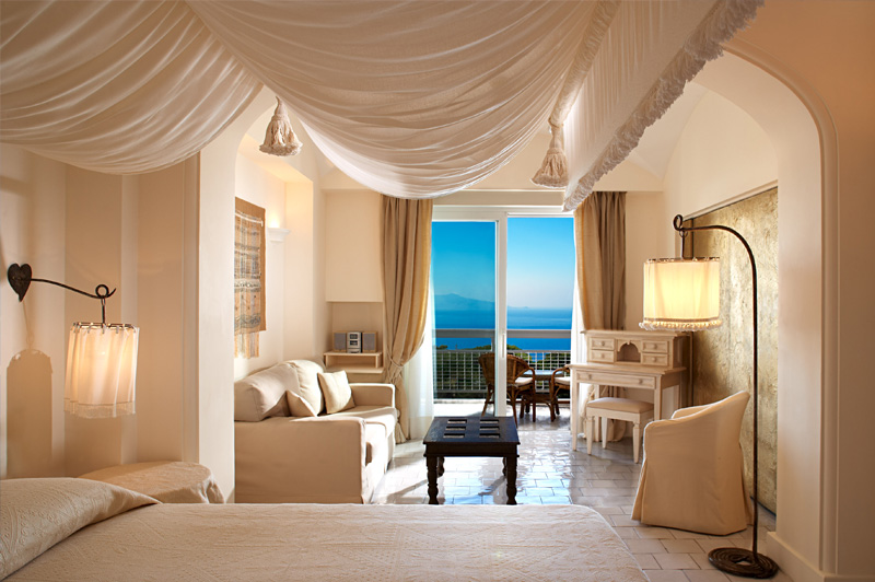 Deluxe Double sea side room at Capri Palace. Image: LHW